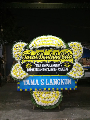 Papan Bunga Duka di Belakang Padang